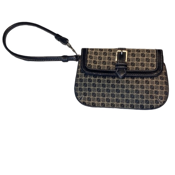 Patterned small wristlet. - Picture 1 of 9